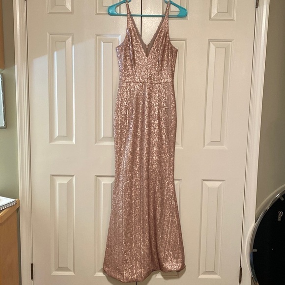 Elegant Pink Sequin Gown in Size XS for Formal Occasions - Picture 1 of 10